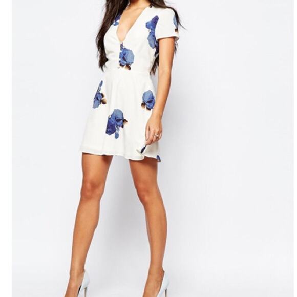 Floral Print Dress V Neck - Picture 3 of 6